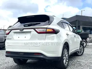 Toyota Harrier 2.0 2019 White