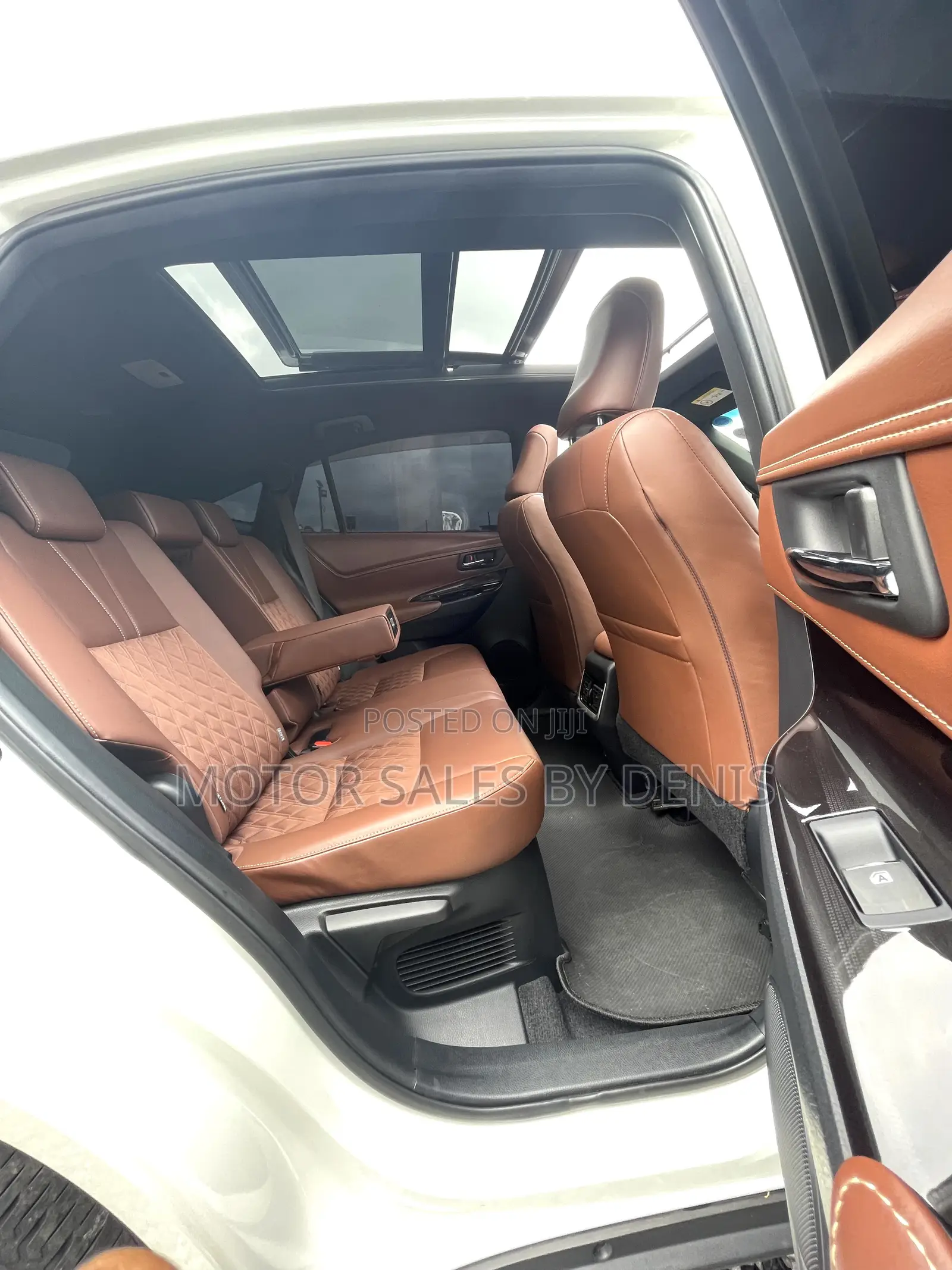 Toyota Harrier 2.0 2019 White