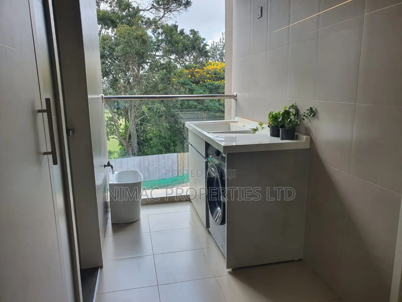 4bdrm Apartment in Raphta Road Area for sale