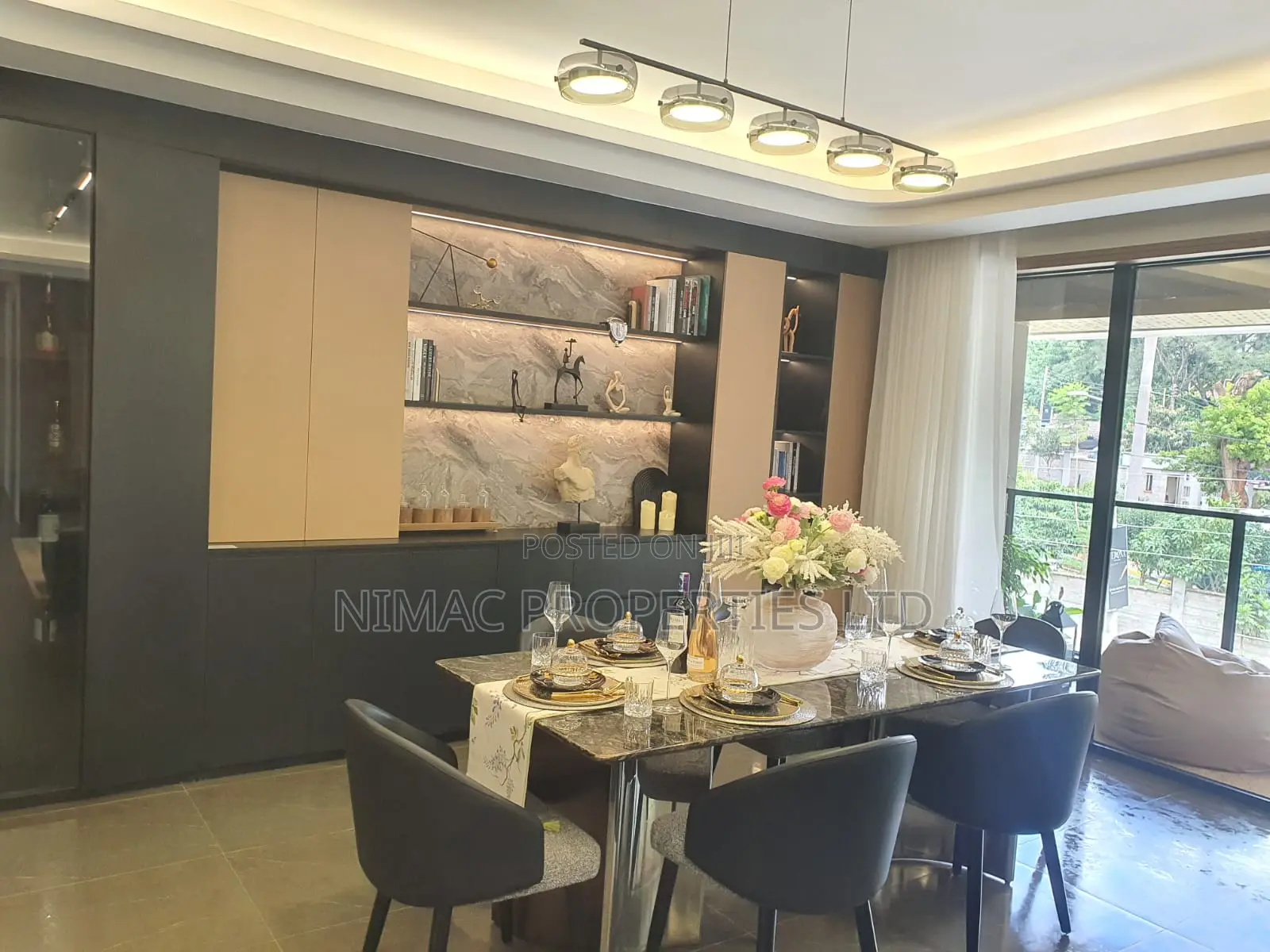 4bdrm Apartment in Raphta Road Area for sale