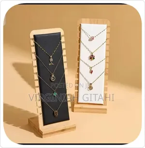 Black White Vertical Necklace Holder