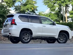 Toyota Land Cruiser Prado 2.7 2019 White