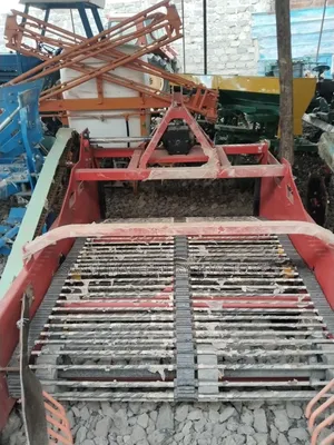 Potatoes Harvester