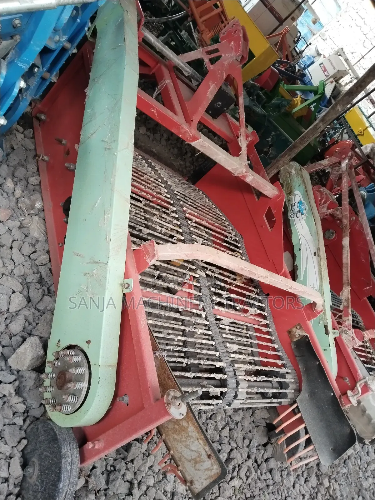 Potatoes Harvester