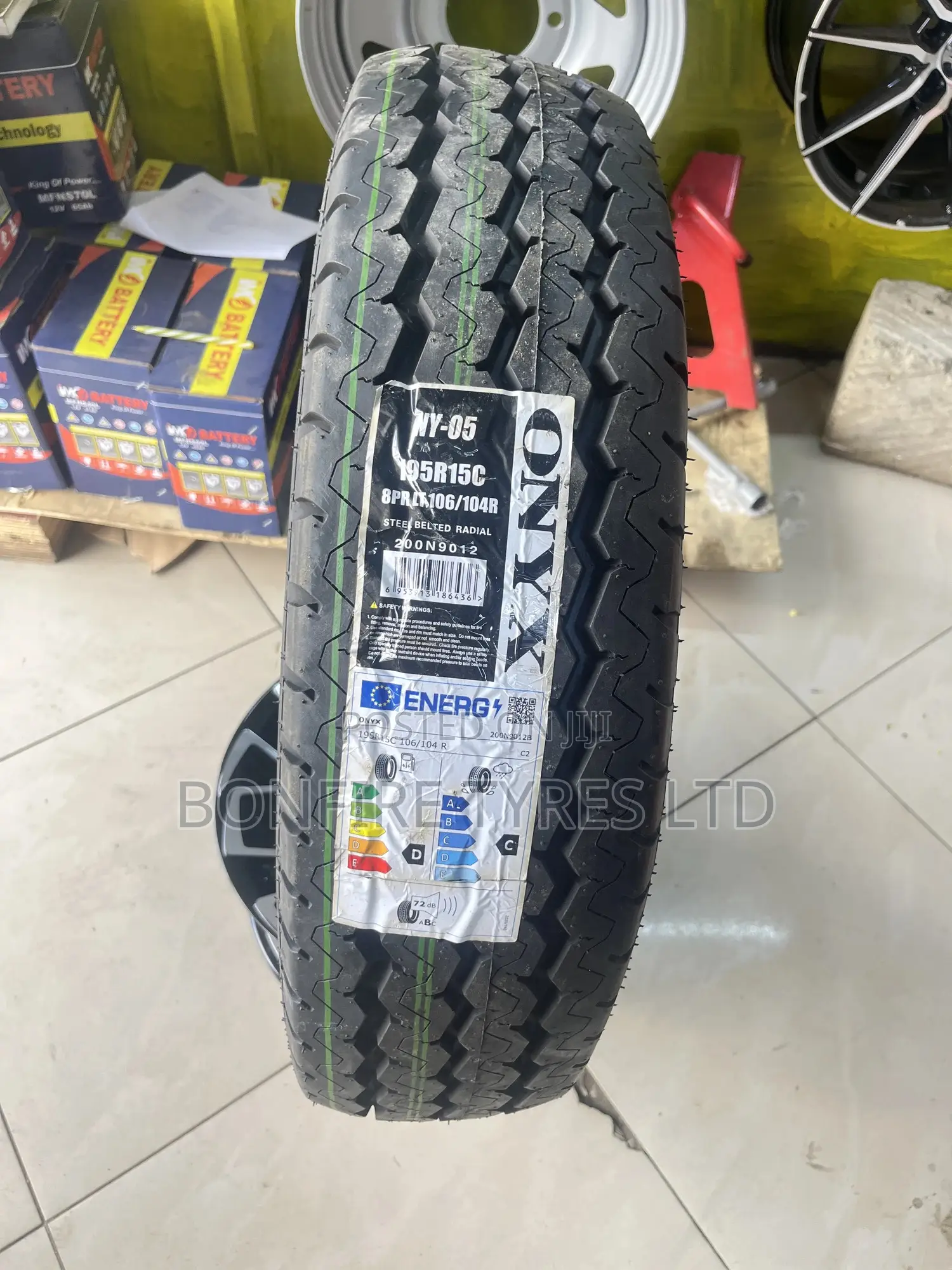 195r15 Onyx