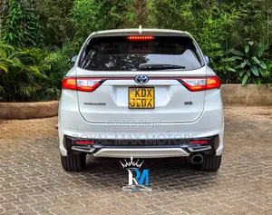 Toyota Harrier 2.5 Hybrid 4WD 2019 White