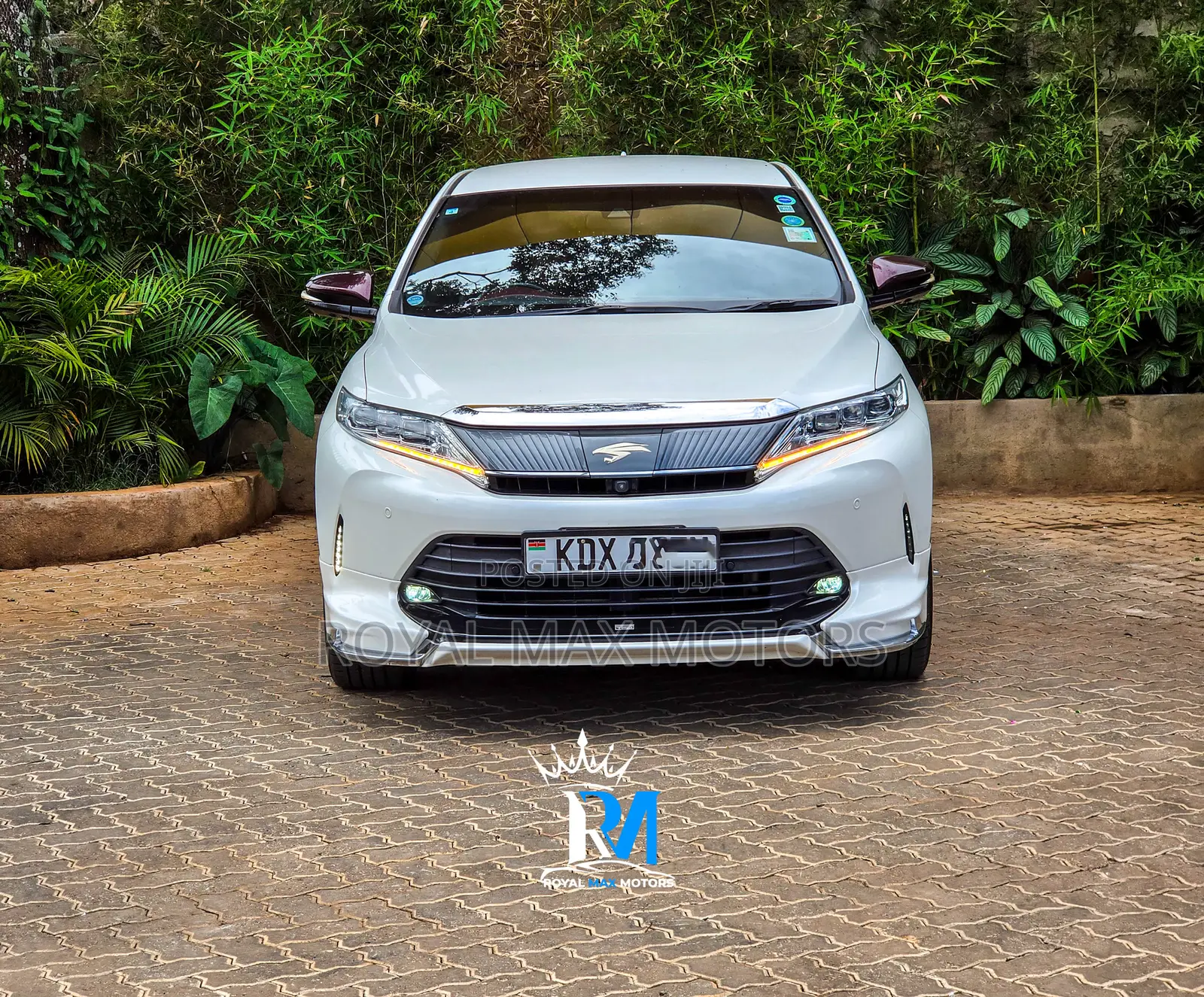 Toyota Harrier 2.5 Hybrid 4WD 2019 White