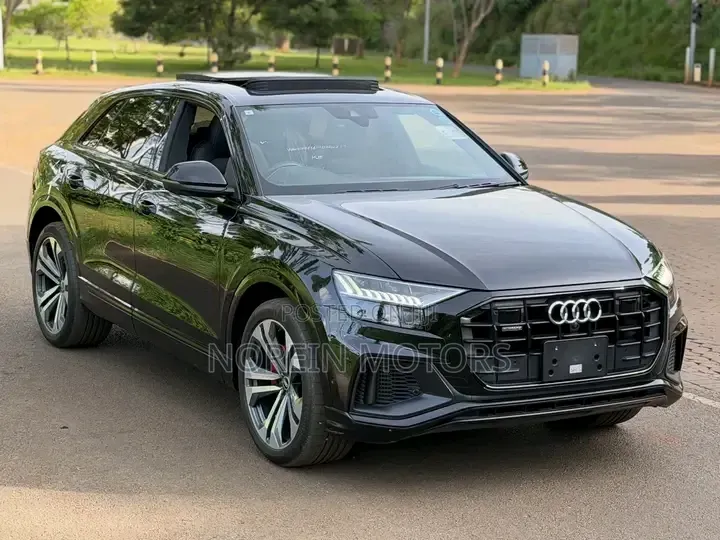 Audi Q8 2021 Green