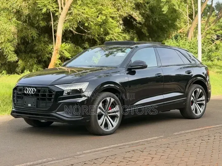 Audi Q8 2021 Green
