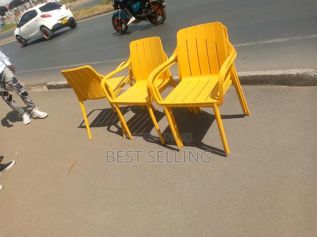 Premium Yellow Outdoor Chair - thumbnail 2