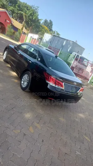 Toyota Crown 2017 Black