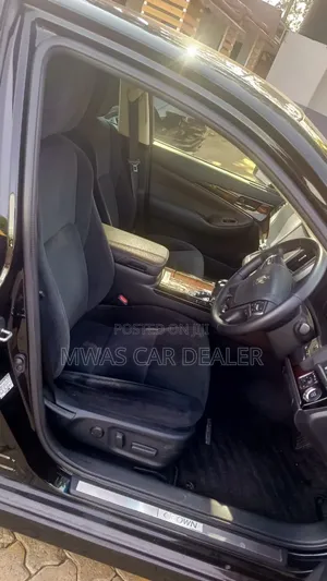Toyota Crown 2017 Black