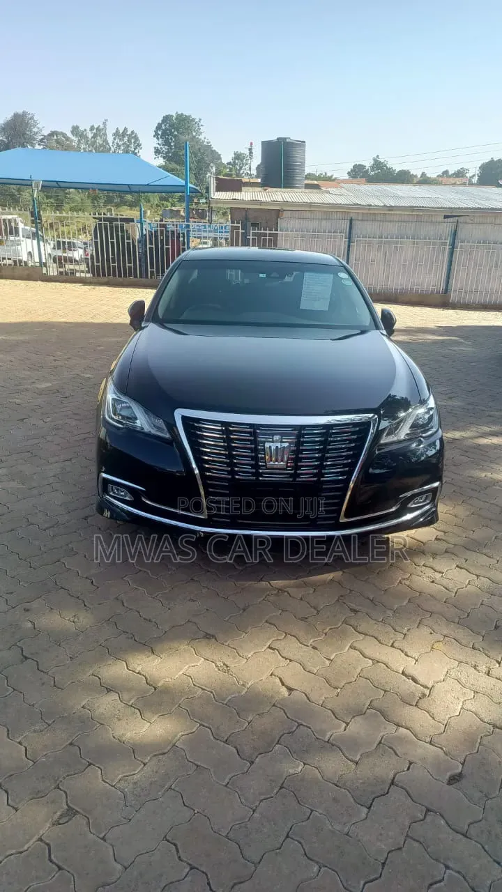 Toyota Crown 2017 Black
