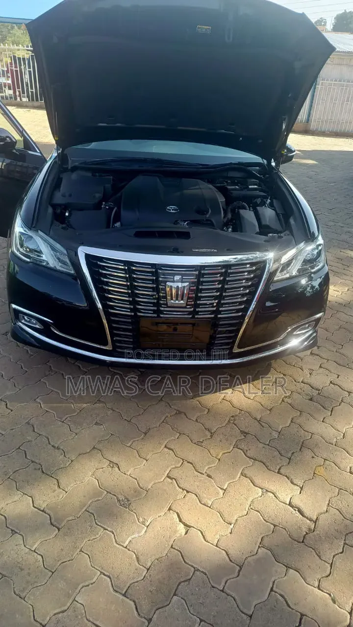 Toyota Crown 2017 Black