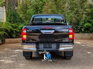 Toyota Hilux Revo Double Cab Deisel 2.4 AWD 2021 Black
