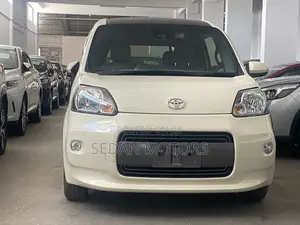 Toyota Porte 2019 Beige