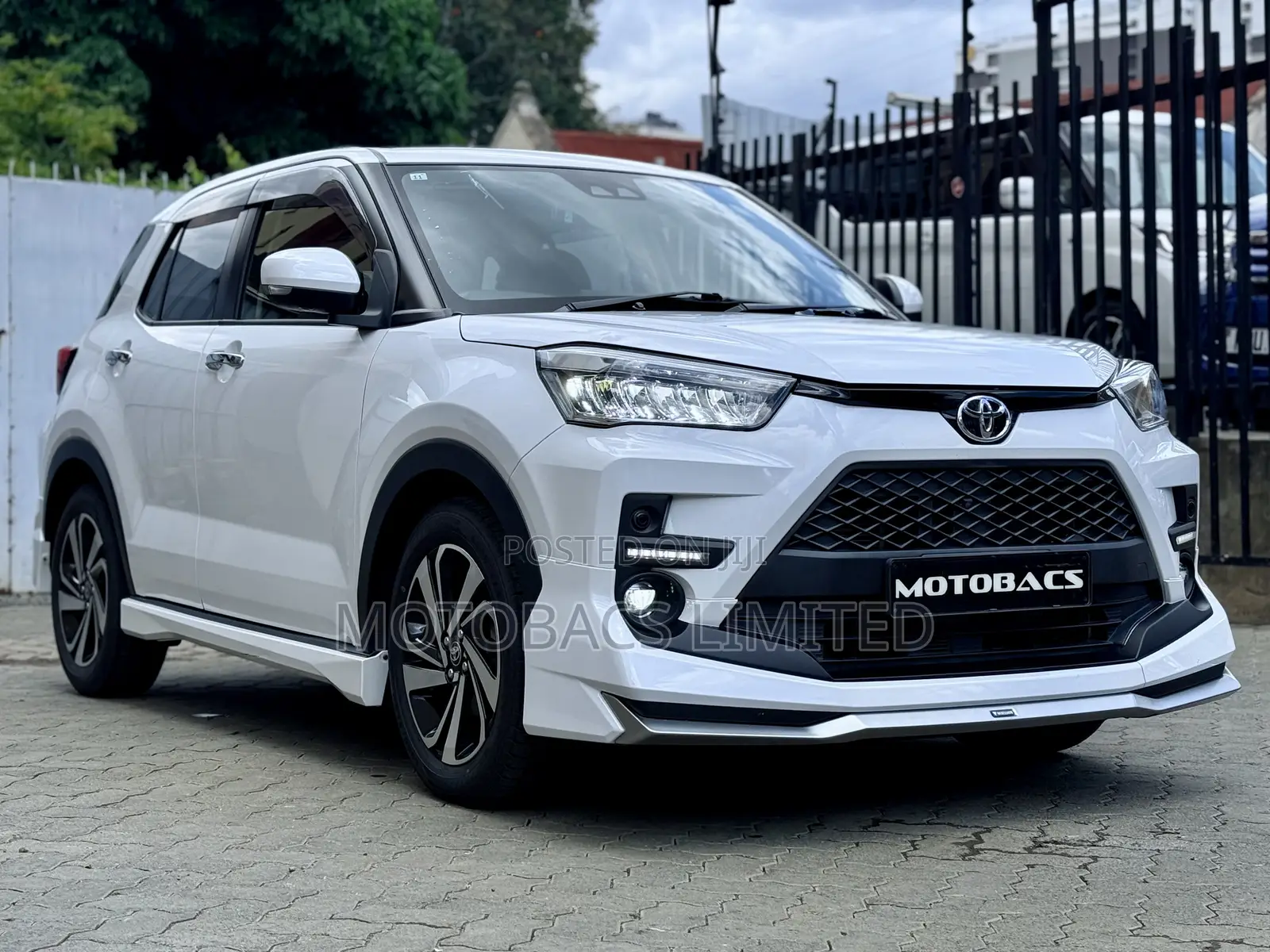 Toyota Raize 1.0 AWD 2019 Pearl