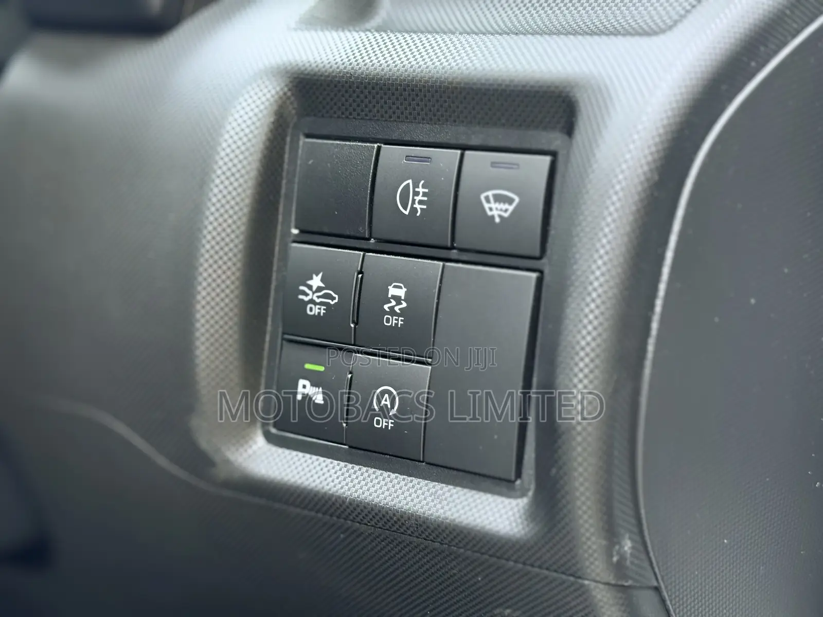 Toyota Raize 1.0 AWD 2019 Pearl