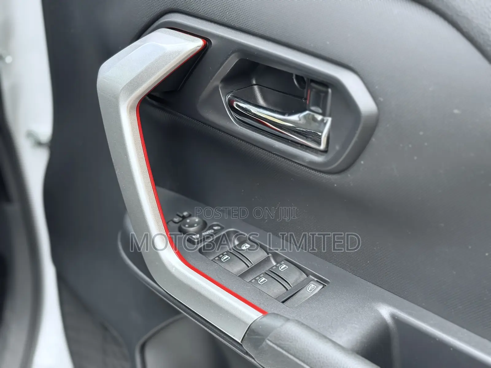 Toyota Raize 1.0 AWD 2019 Pearl