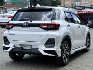 Toyota Raize 1.0 AWD 2019 Pearl