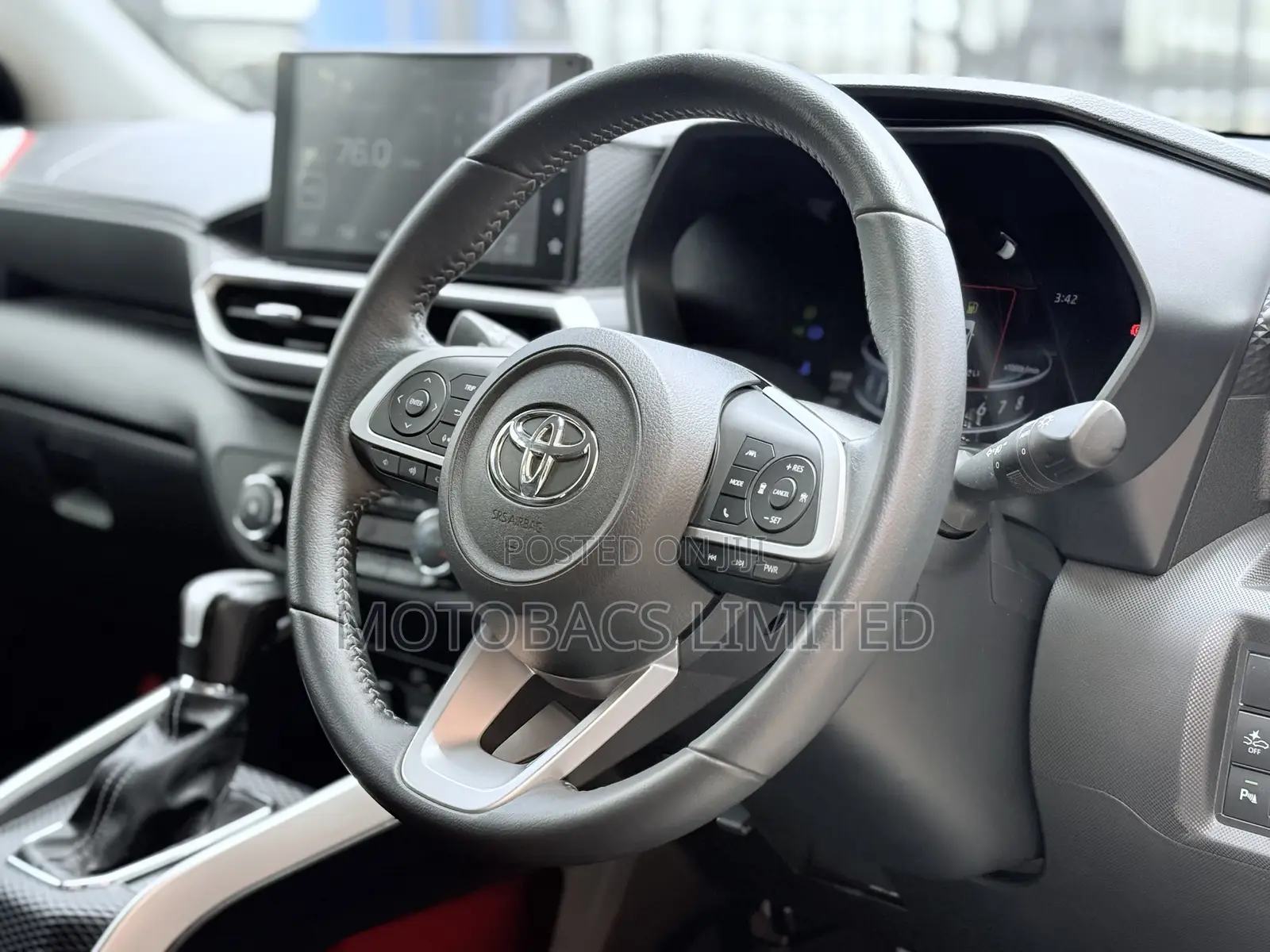 Toyota Raize 1.0 AWD 2019 Pearl
