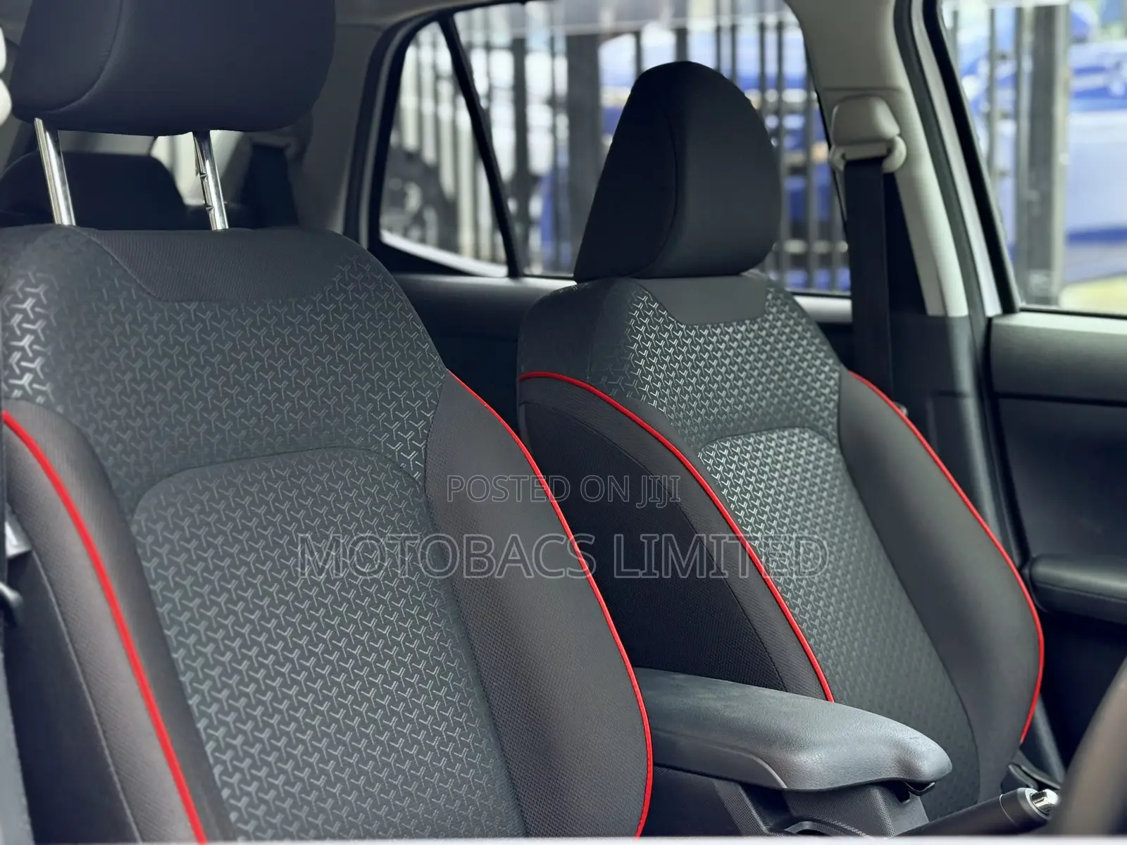 Toyota Raize 1.0 AWD 2019 Pearl