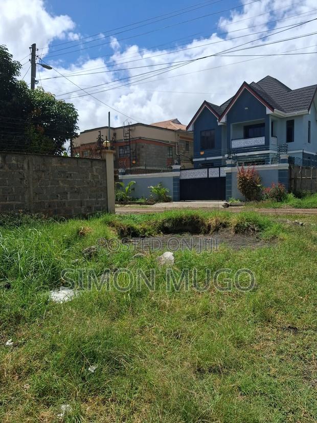Membly Park Prime 40x80 Well Drained Murrum Soil Plot Ready Title