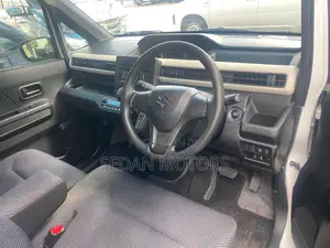 Suzuki Wagon R 2019 Off white