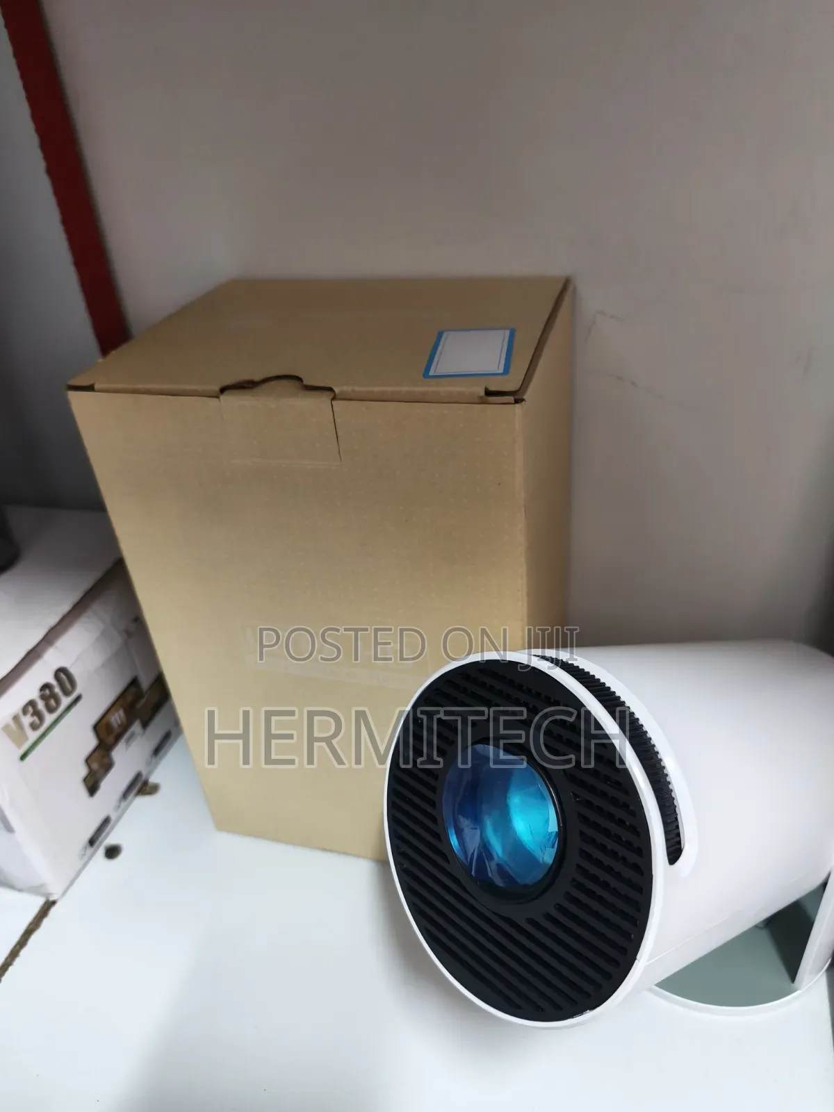 Hy300b Is Compact,Portable, Wireless Hdmi Usb Sd, Wifi Bluetooth Smart