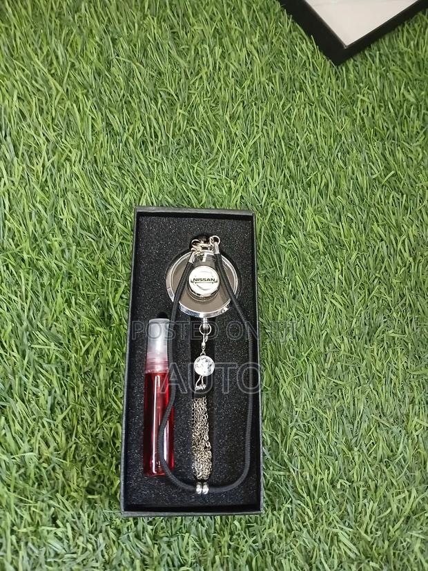Luxury Nissan Car Perfume Pendant – Hanging Air Freshener Gift Set