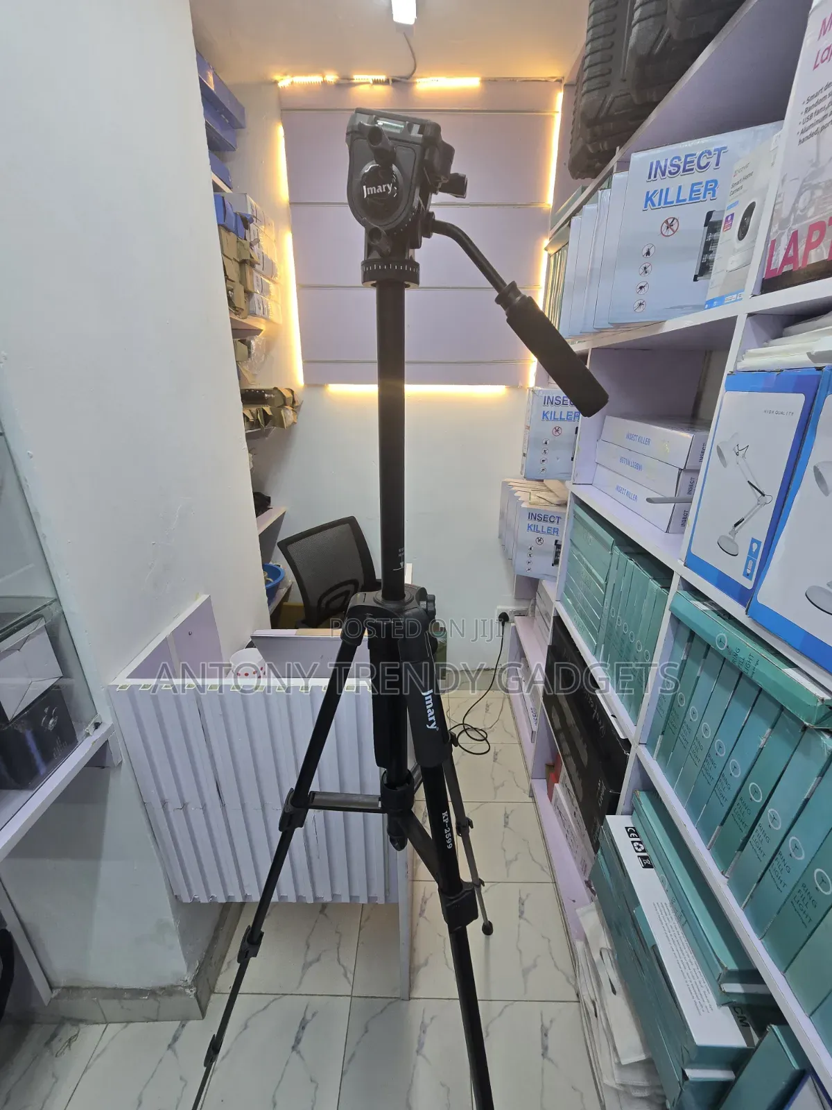Tripod Jmary