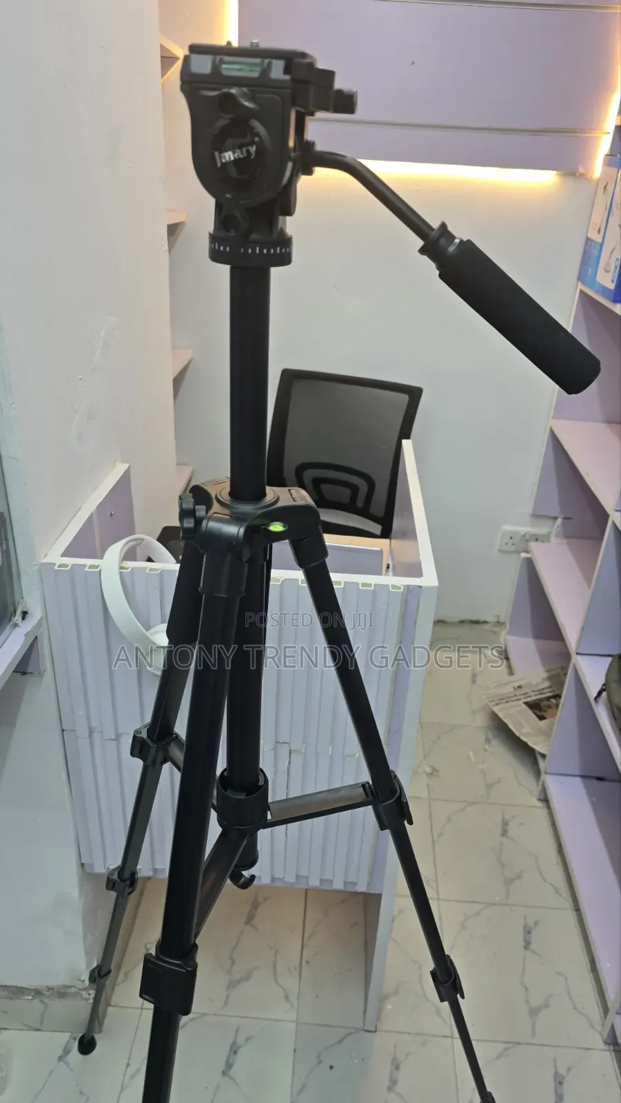 Tripod Jmary