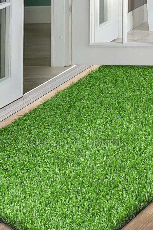 Artificial Grass Carpet for Balcony, Garden and Outdoor Use