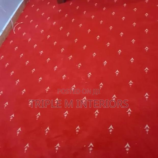 Stylish Presidential Red Carpet Flooring With Patterned Dots