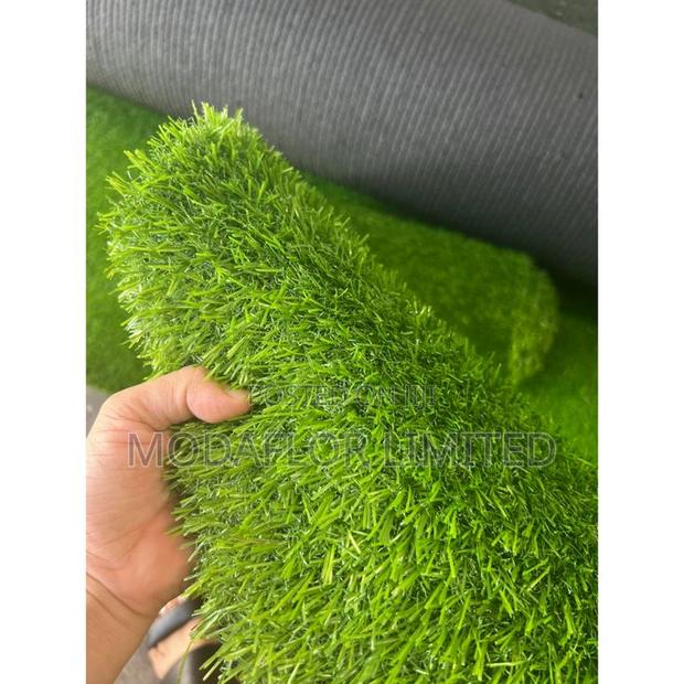 Artificial Grass Carpet for Balcony, Terrace and Garden Design