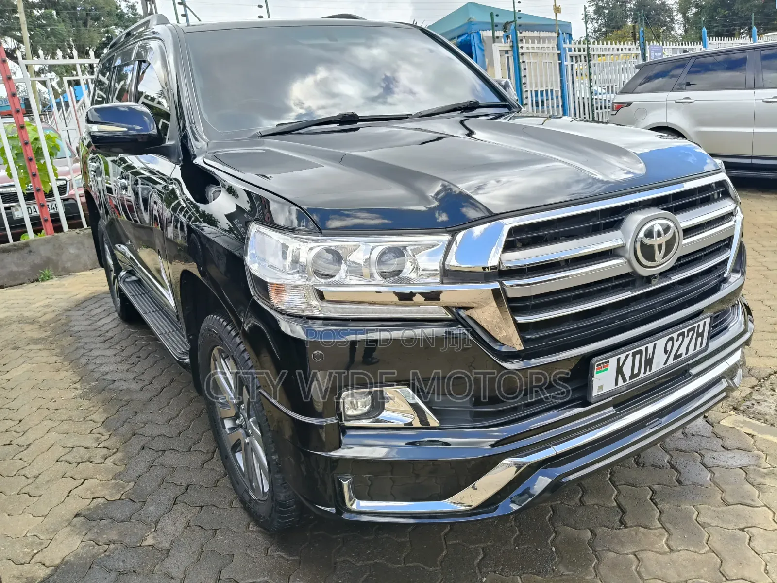 Toyota Land Cruiser 2010 Black