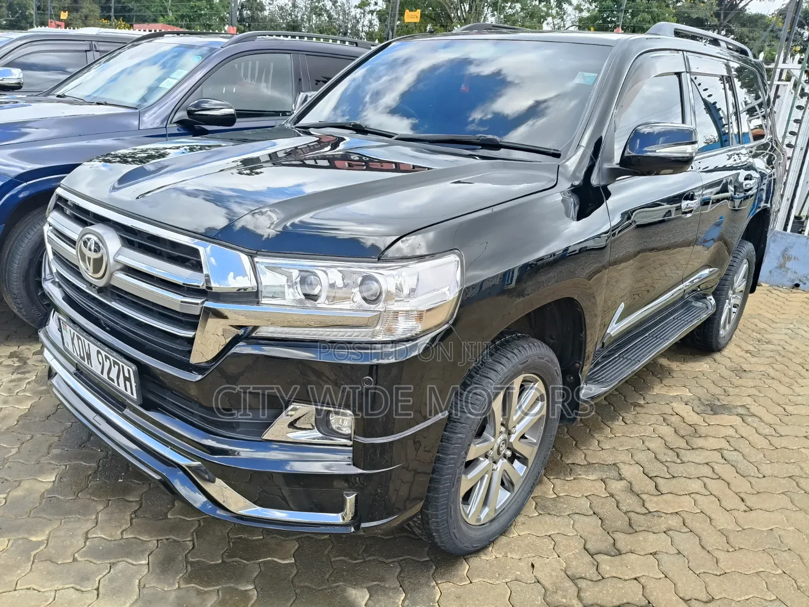 Toyota Land Cruiser 2010 Black