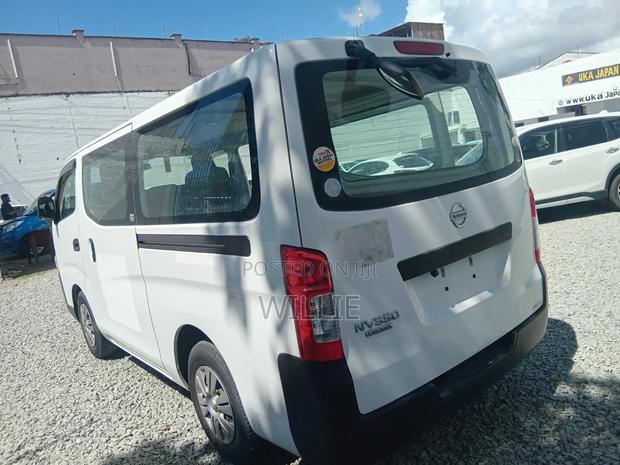 Nissan Caravan (Urvan) 2018 White - thumbnail 4