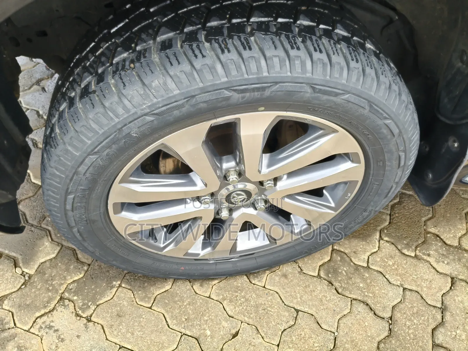 Toyota Land Cruiser 2010 Black
