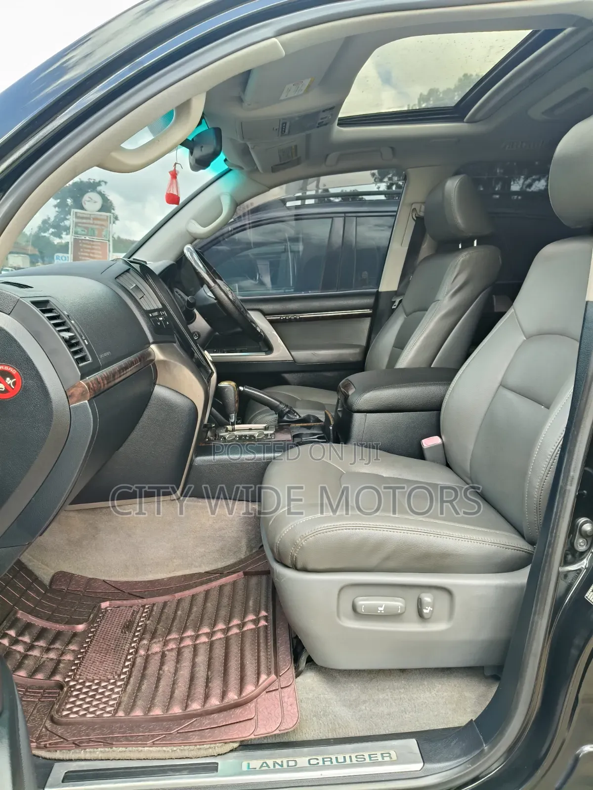 Toyota Land Cruiser 2010 Black