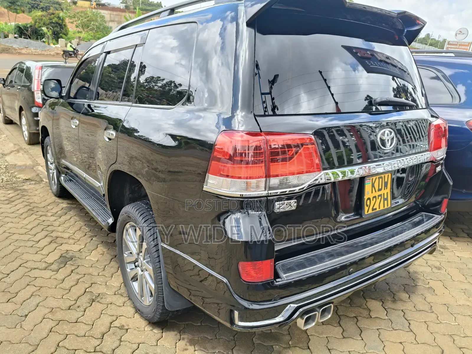 Toyota Land Cruiser 2010 Black
