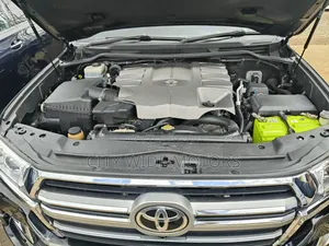 Toyota Land Cruiser 2010 Black