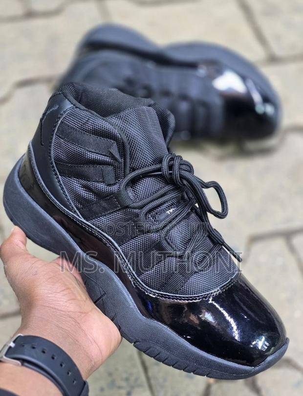 Black / Cool Grey Size 37-43 Jordan 11 - thumbnail 6