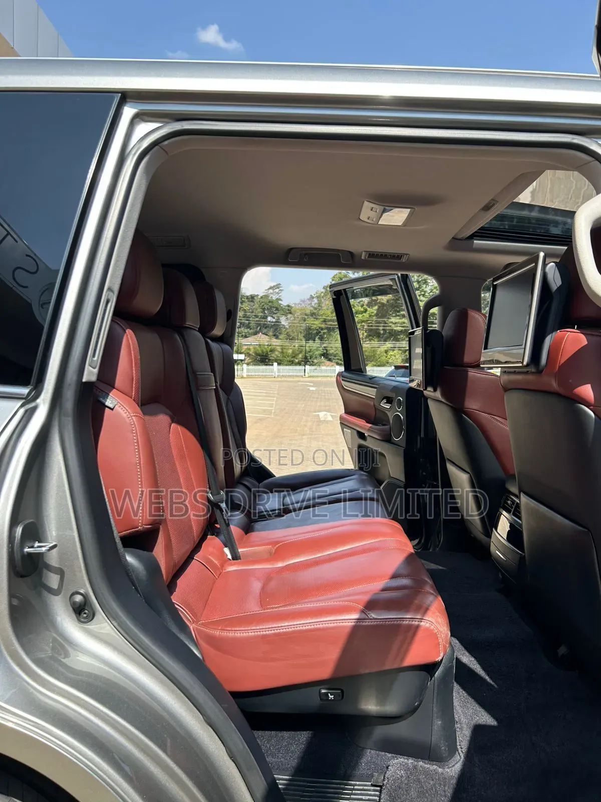 Lexus LX 570 AWD 2016
