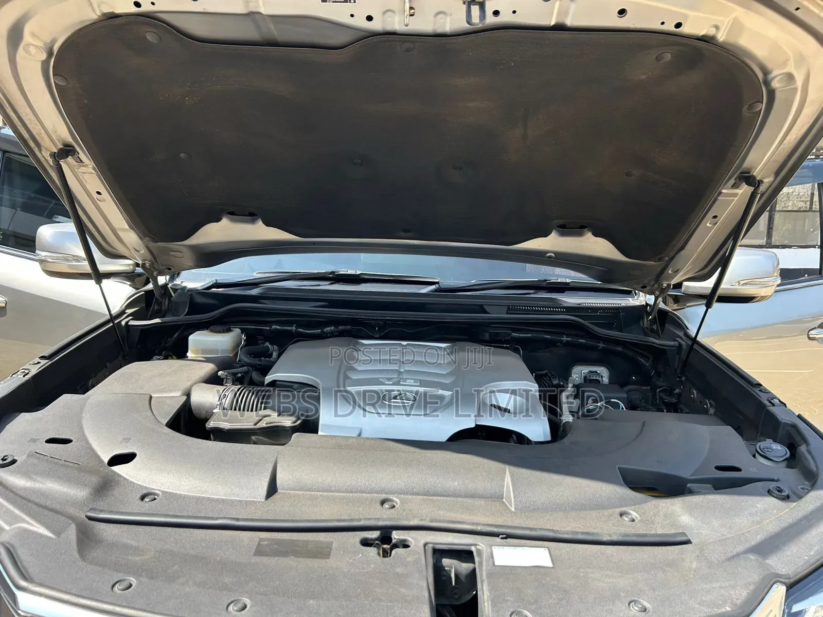 Lexus LX 570 AWD 2016