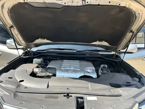 Lexus LX 570 AWD 2016