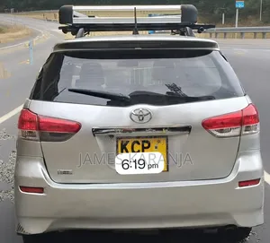 Toyota Wish 2010 Silver