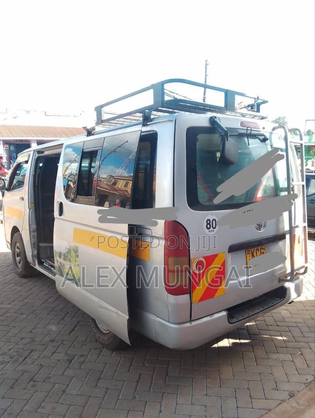Toyota HiAce 2009 Grey - thumbnail 4