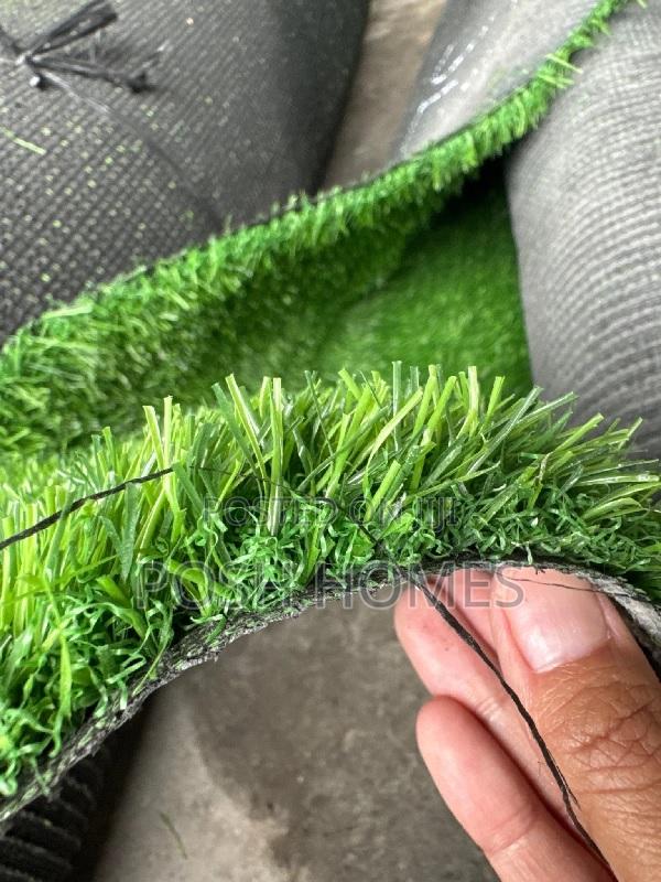 Strong 25mm Artificial Carpets