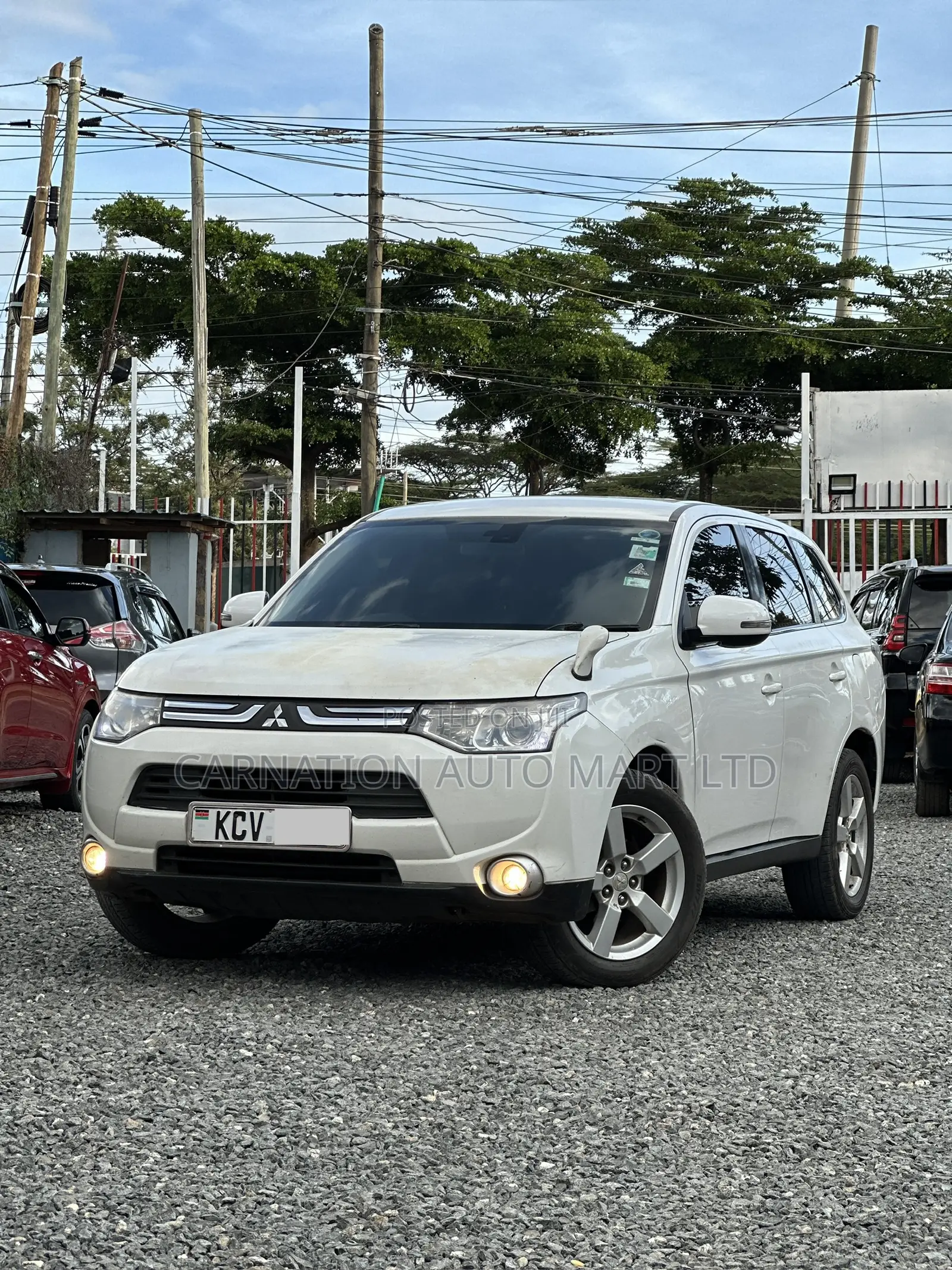 Mitsubishi Outlander 2012 White